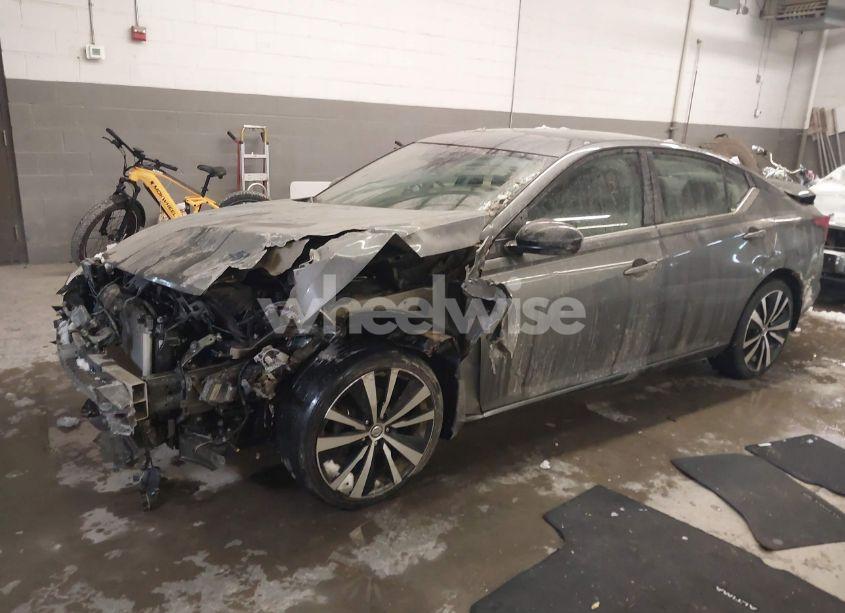 Photo 2 of 2021 Nissan Altima SR INTELLIGENT AWD (VIN 1N4BL4CW1MN417682)