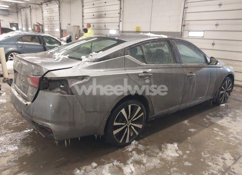 Photo 4 of 2021 Nissan Altima SR INTELLIGENT AWD (VIN 1N4BL4CW1MN417682)