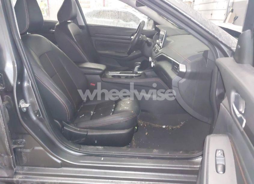 Photo 5 of 2021 Nissan Altima SR INTELLIGENT AWD (VIN 1N4BL4CW1MN417682)