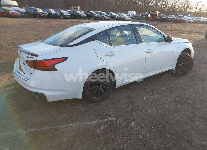 Photo 4 of 2022 Nissan Altima SR INTELLIGENT AWD (VIN 1N4BL4CW1NN340846)