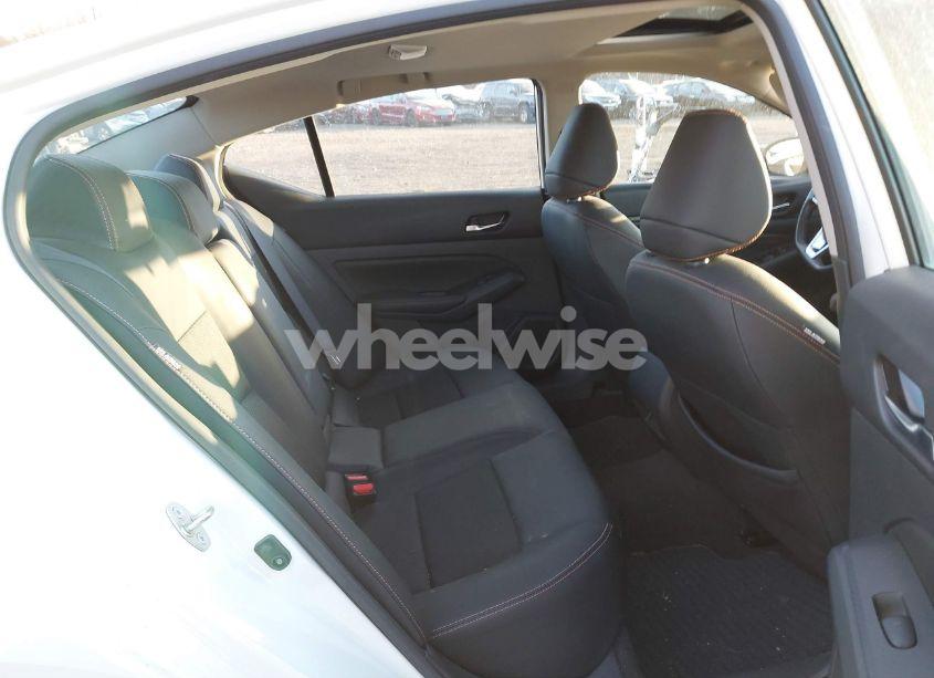 Photo 8 of 2022 Nissan Altima SR INTELLIGENT AWD (VIN 1N4BL4CW1NN340846)