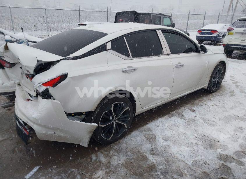Photo 4 of 2024 Nissan Altima SR INTELLIGENT AWD (VIN 1N4BL4CW1RN320859)