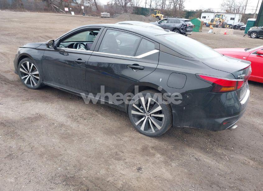 Photo 3 of 2021 Nissan Altima SR INTELLIGENT AWD (VIN 1N4BL4CW2MN396308)