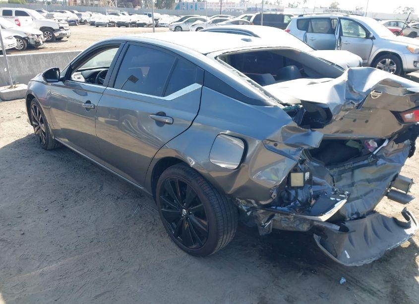 Photo 3 of 2022 Nissan Altima SR INTELLIGENT AWD (VIN 1N4BL4CW2NN312487)