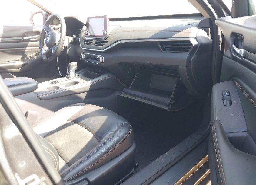 Photo 5 of 2022 Nissan Altima SR INTELLIGENT AWD (VIN 1N4BL4CW2NN312487)