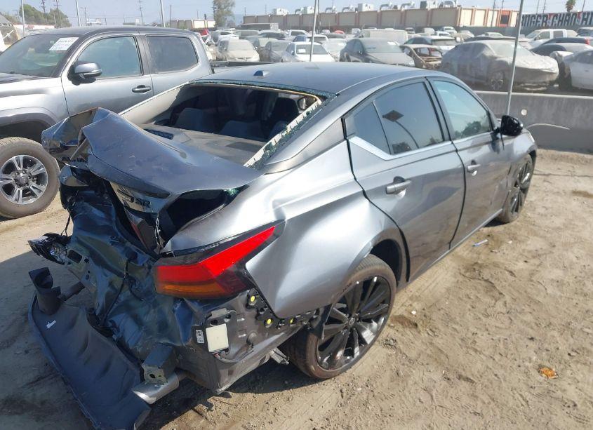 Photo 6 of 2022 Nissan Altima SR INTELLIGENT AWD (VIN 1N4BL4CW2NN312487)