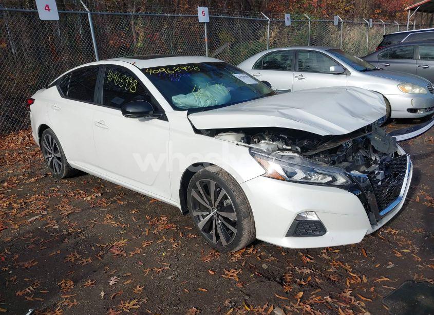 2019 Nissan Altima 2.5 SR (VIN 1N4BL4CW3KN304720) main photo
