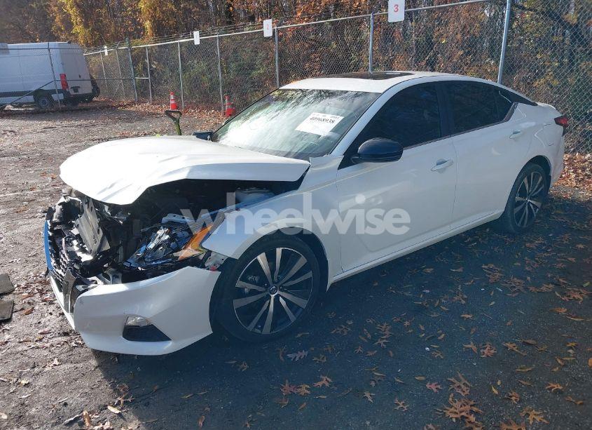 Photo 2 of 2019 Nissan Altima 2.5 SR (VIN 1N4BL4CW3KN304720)