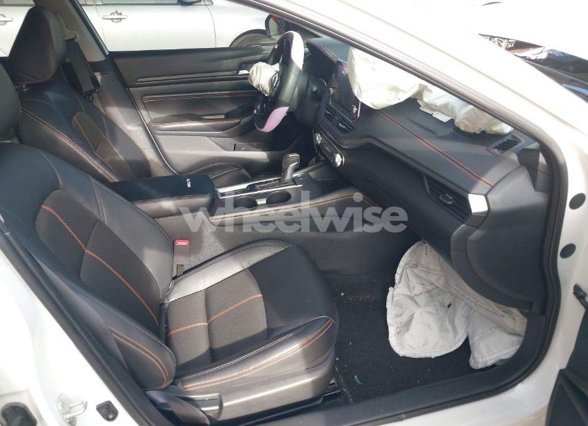 Photo 5 of 2019 Nissan Altima 2.5 SR (VIN 1N4BL4CW3KN304720)