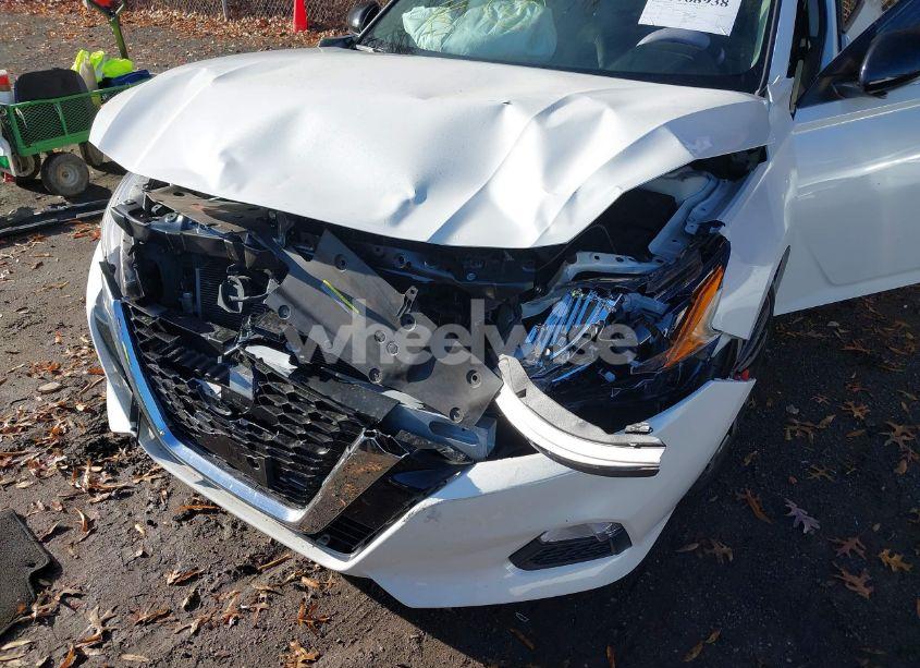 Photo 6 of 2019 Nissan Altima 2.5 SR (VIN 1N4BL4CW3KN304720)