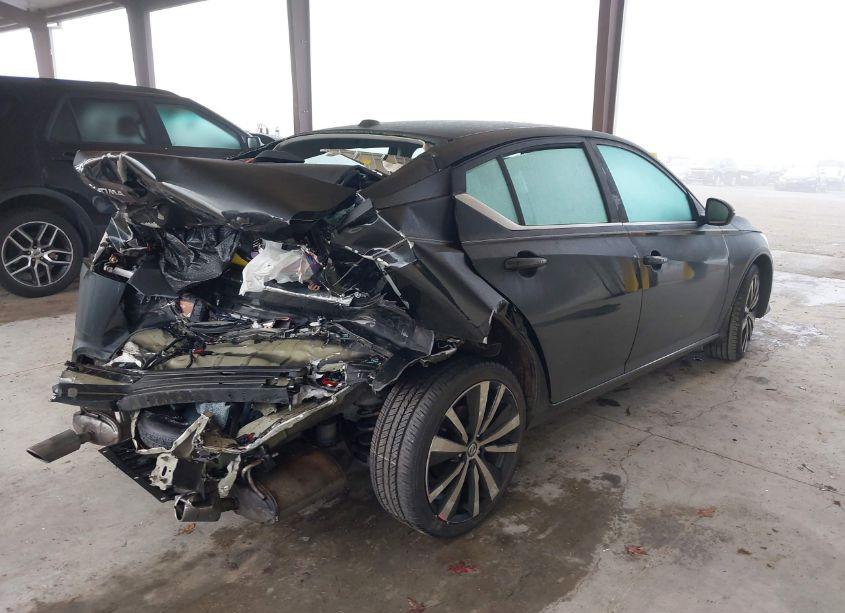 Photo 4 of 2021 Nissan Altima SR INTELLIGENT AWD (VIN 1N4BL4CW3MN337834)