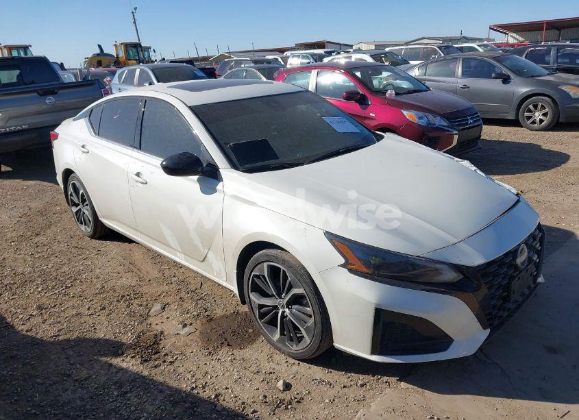 2023 Nissan Altima SR INTELLIGENT AWD (VIN 1N4BL4CW3PN303896) main photo