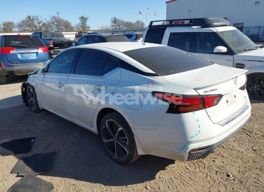 Photo 3 of 2023 Nissan Altima SR INTELLIGENT AWD (VIN 1N4BL4CW3PN303896)