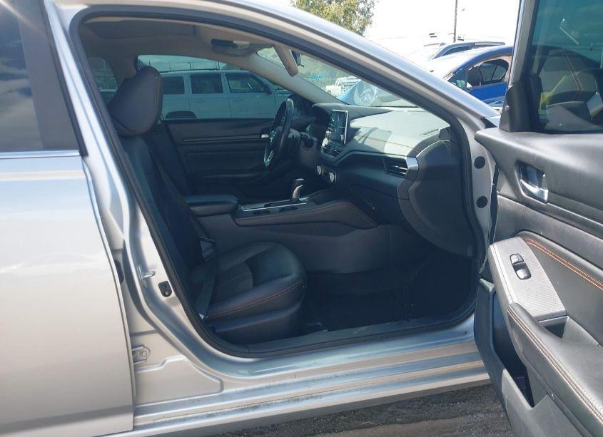 Photo 5 of 2019 Nissan Altima 2.5 SR (VIN 1N4BL4CW4KC177097)