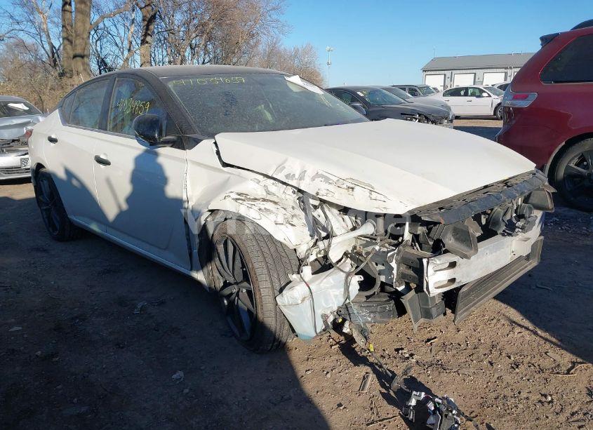 2019 Nissan Altima 2.5 SR (VIN 1N4BL4CW4KC201785) main photo