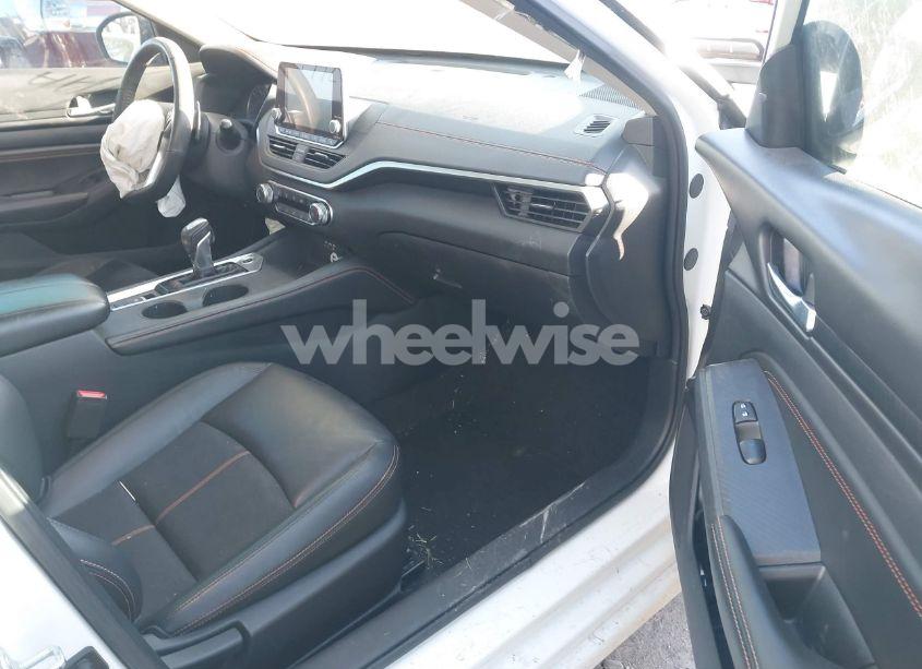 Photo 5 of 2019 Nissan Altima 2.5 SR (VIN 1N4BL4CW4KC201785)