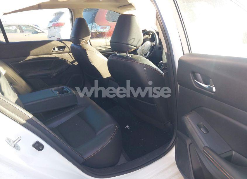 Photo 8 of 2019 Nissan Altima 2.5 SR (VIN 1N4BL4CW4KC201785)