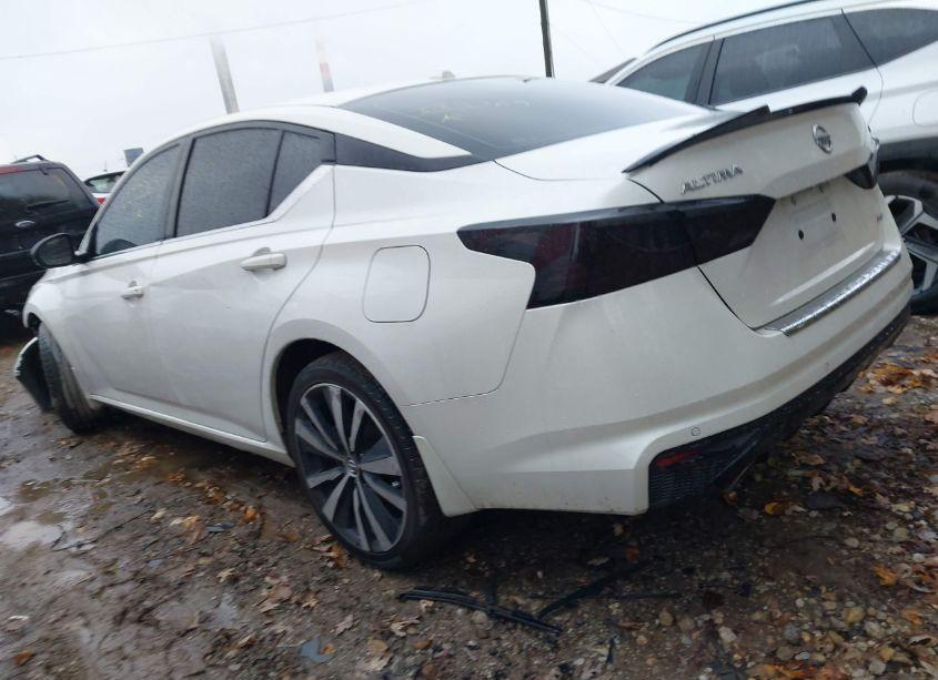 Photo 3 of 2021 Nissan Altima SR (VIN 1N4BL4CW4MN333369)