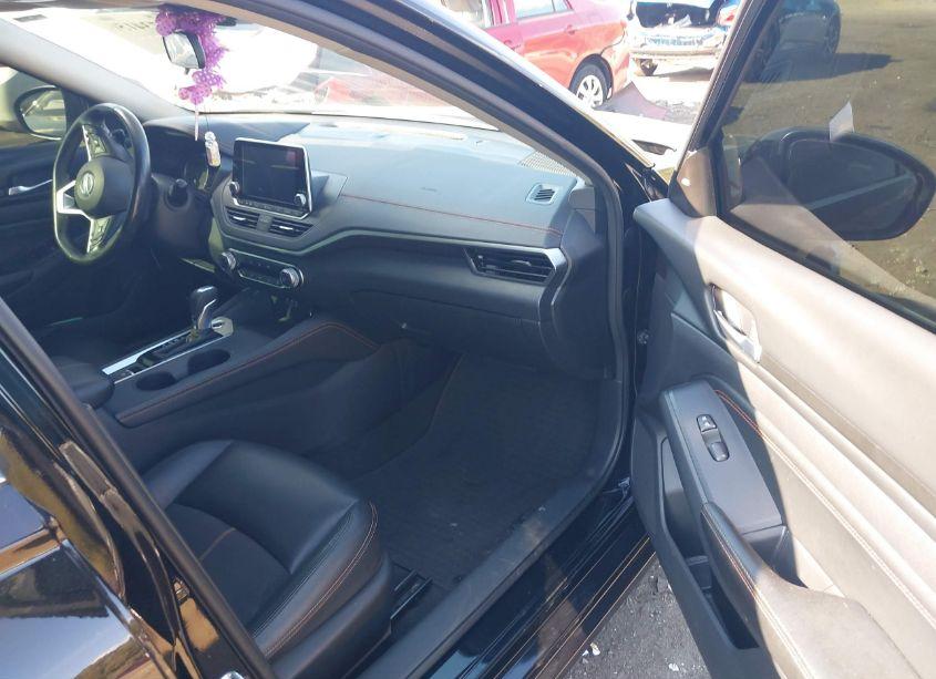 Photo 5 of 2022 Nissan Altima SR INTELLIGENT AWD (VIN 1N4BL4CW4NN357978)