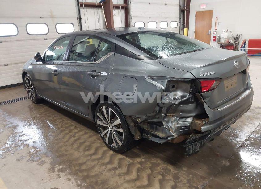 Photo 3 of 2019 Nissan Altima 2.5 SR (VIN 1N4BL4CW5KC185211)