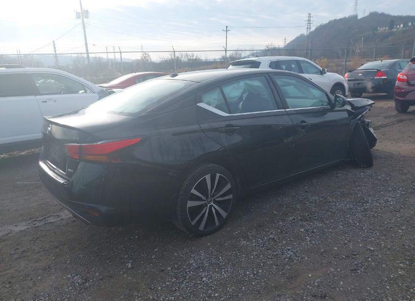 Photo 4 of 2020 Nissan Altima SR INTELLIGENT AWD (VIN 1N4BL4CW5LC228897)