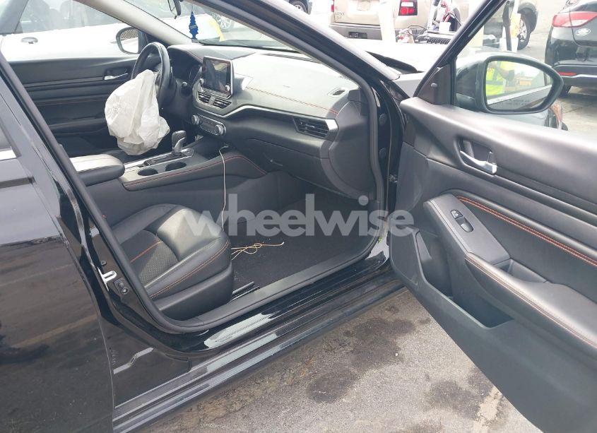 Photo 5 of 2022 Nissan Altima SR INTELLIGENT AWD (VIN 1N4BL4CW5NN309082)