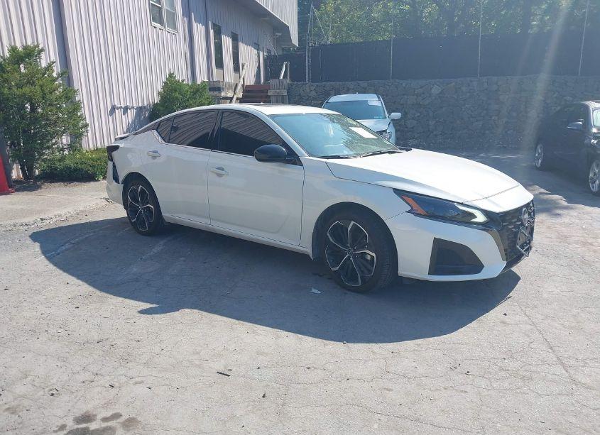 2023 Nissan Altima SR INTELLIGENT AWD (VIN 1N4BL4CW5PN397733) main photo