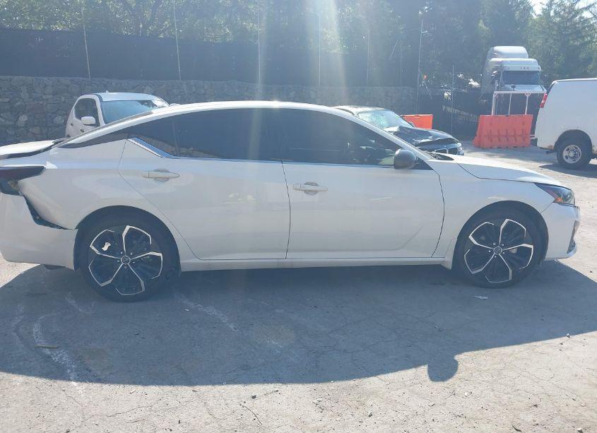 Photo 13 of 2023 Nissan Altima SR INTELLIGENT AWD (VIN 1N4BL4CW5PN397733)