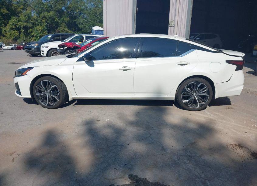 Photo 14 of 2023 Nissan Altima SR INTELLIGENT AWD (VIN 1N4BL4CW5PN397733)