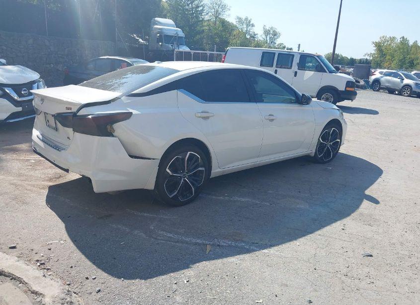 Photo 4 of 2023 Nissan Altima SR INTELLIGENT AWD (VIN 1N4BL4CW5PN397733)