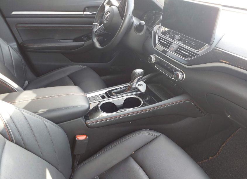 Photo 5 of 2023 Nissan Altima SR INTELLIGENT AWD (VIN 1N4BL4CW5PN397733)