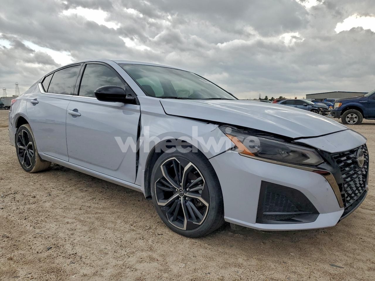 Photo 4 of 2023 NISSAN ALTIMA SR (VIN 1N4BL4CW5PN401232)