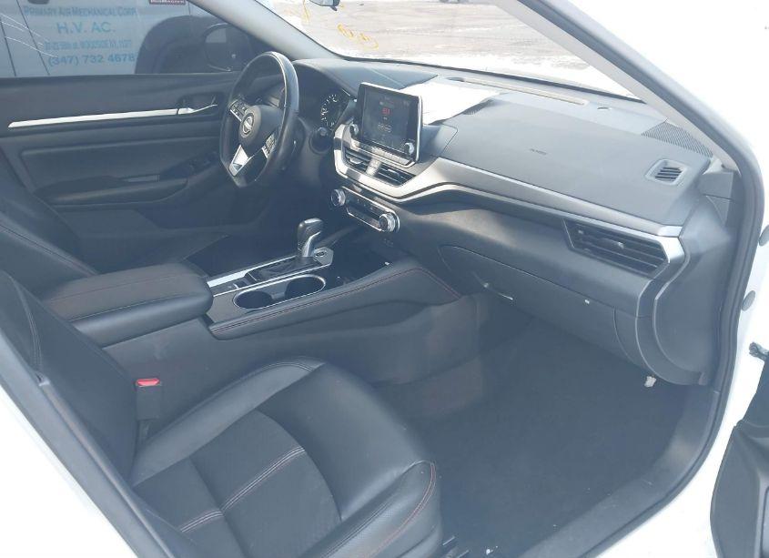 Photo 5 of 2024 Nissan Altima SR INTELLIGENT AWD (VIN 1N4BL4CW5RN304597)