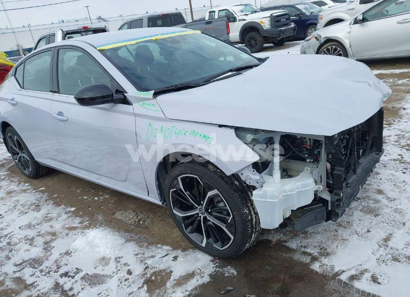 2024 Nissan Altima SR INTELLIGENT AWD (VIN 1N4BL4CW5RN424500) main photo