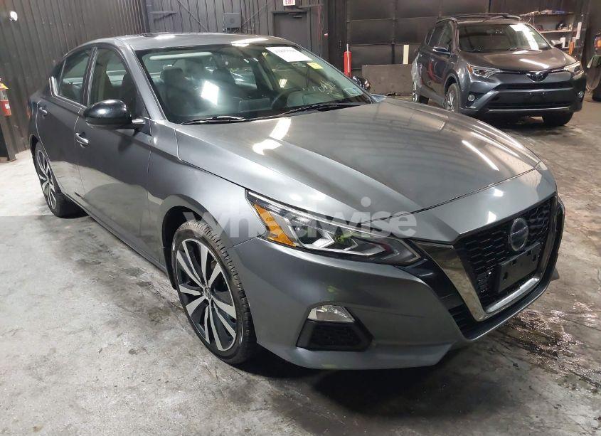 2019 Nissan Altima 2.5 SR (VIN 1N4BL4CW6KN303044) main photo