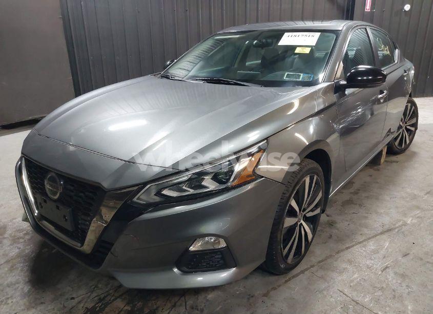 Photo 2 of 2019 Nissan Altima 2.5 SR (VIN 1N4BL4CW6KN303044)