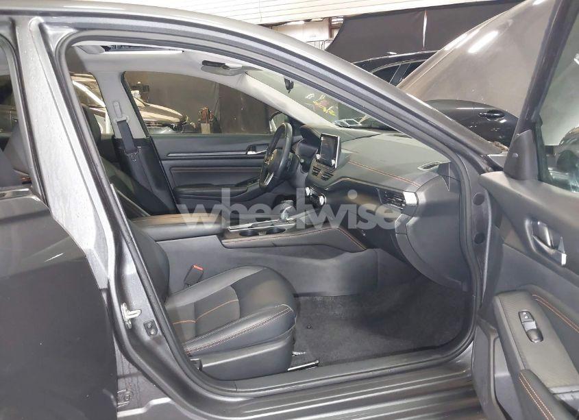 Photo 5 of 2019 Nissan Altima 2.5 SR (VIN 1N4BL4CW6KN303044)