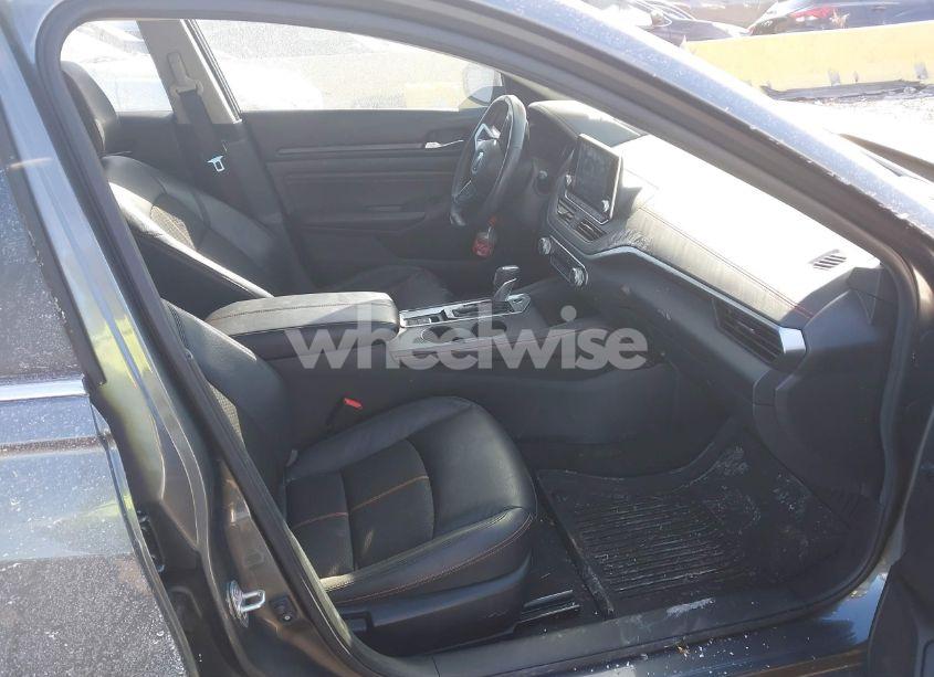 Photo 5 of 2022 Nissan Altima SR INTELLIGENT AWD (VIN 1N4BL4CW6NN385961)