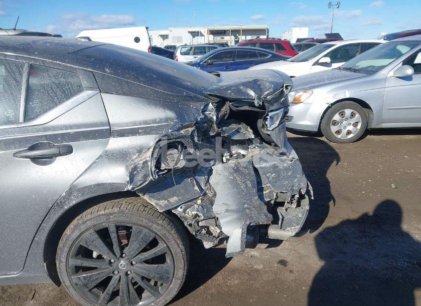 Photo 6 of 2022 Nissan Altima SR INTELLIGENT AWD (VIN 1N4BL4CW6NN385961)