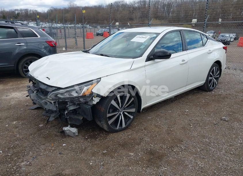 Photo 2 of 2020 Nissan Altima SR INTELLIGENT AWD (VIN 1N4BL4CW7LC116473)