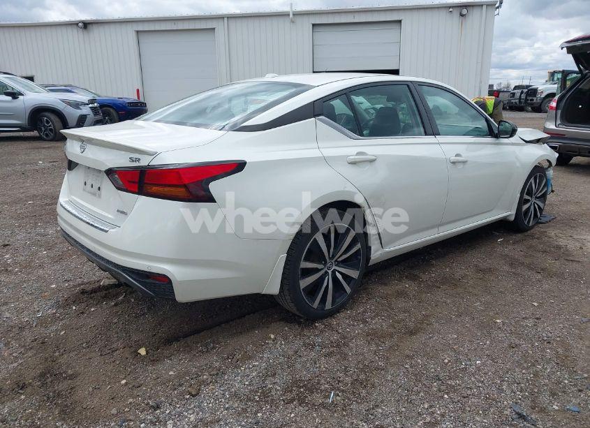 Photo 4 of 2020 Nissan Altima SR INTELLIGENT AWD (VIN 1N4BL4CW7LC116473)