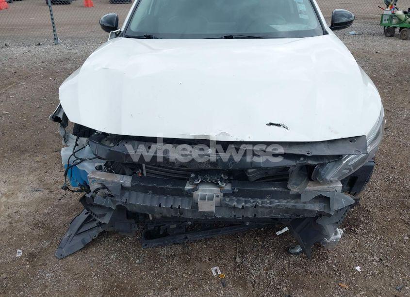 Photo 6 of 2020 Nissan Altima SR INTELLIGENT AWD (VIN 1N4BL4CW7LC116473)