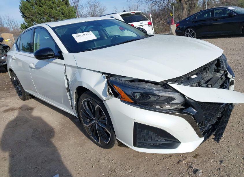 2023 Nissan Altima SR INTELLIGENT AWD (VIN 1N4BL4CW7PN358190) main photo