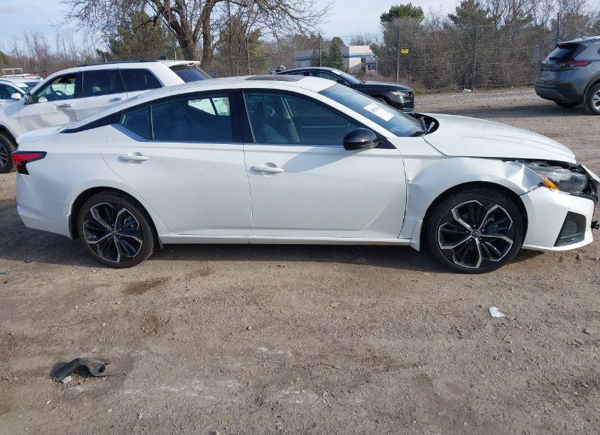 Photo 13 of 2023 Nissan Altima SR INTELLIGENT AWD (VIN 1N4BL4CW7PN358190)