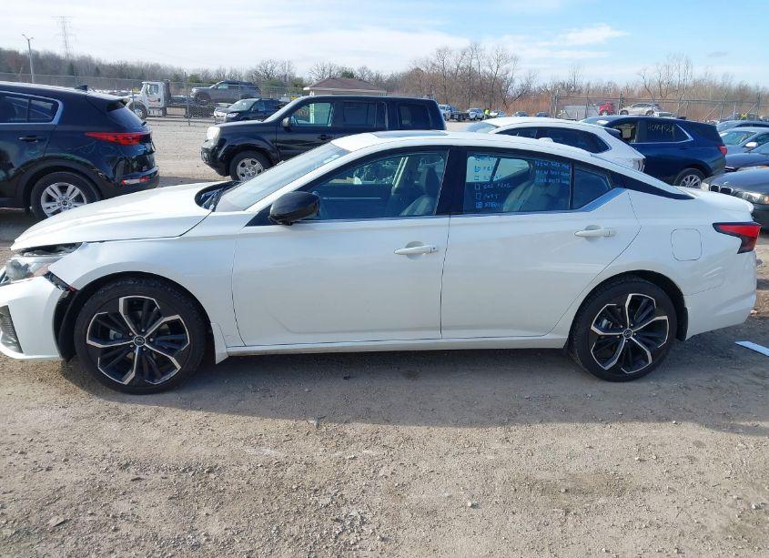 Photo 14 of 2023 Nissan Altima SR INTELLIGENT AWD (VIN 1N4BL4CW7PN358190)