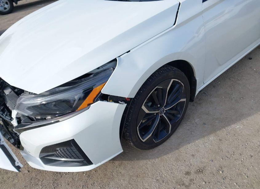 Photo 18 of 2023 Nissan Altima SR INTELLIGENT AWD (VIN 1N4BL4CW7PN358190)