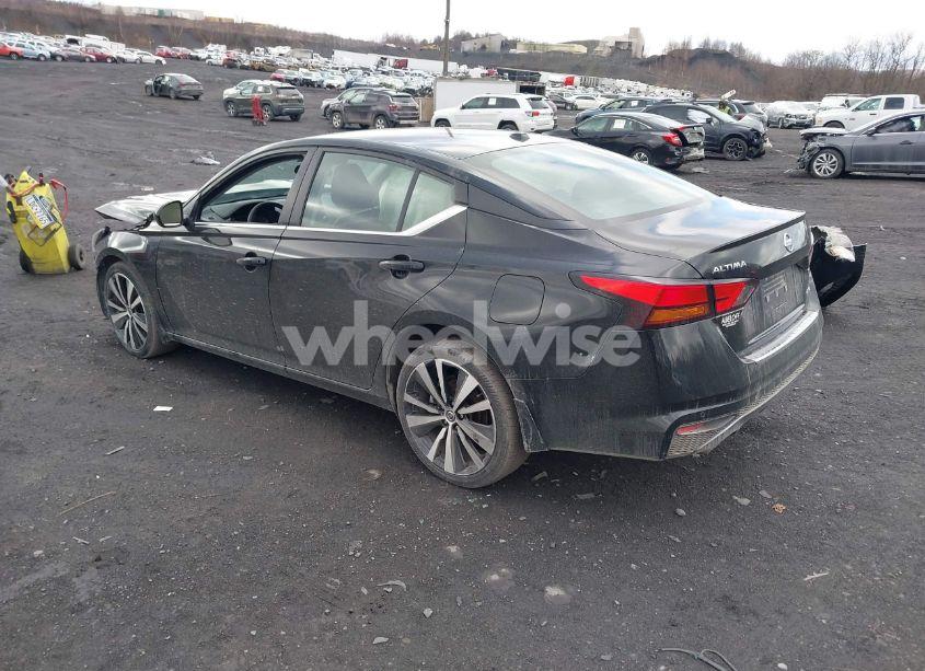 Photo 3 of 2022 Nissan Altima SR INTELLIGENT AWD (VIN 1N4BL4CW8NN338995)