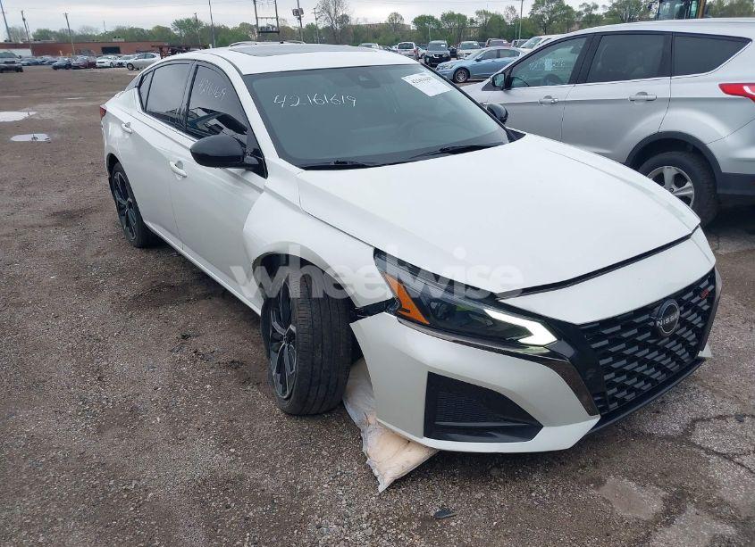 2023 Nissan Altima SR INTELLIGENT AWD (VIN 1N4BL4CW8PN325120) main photo