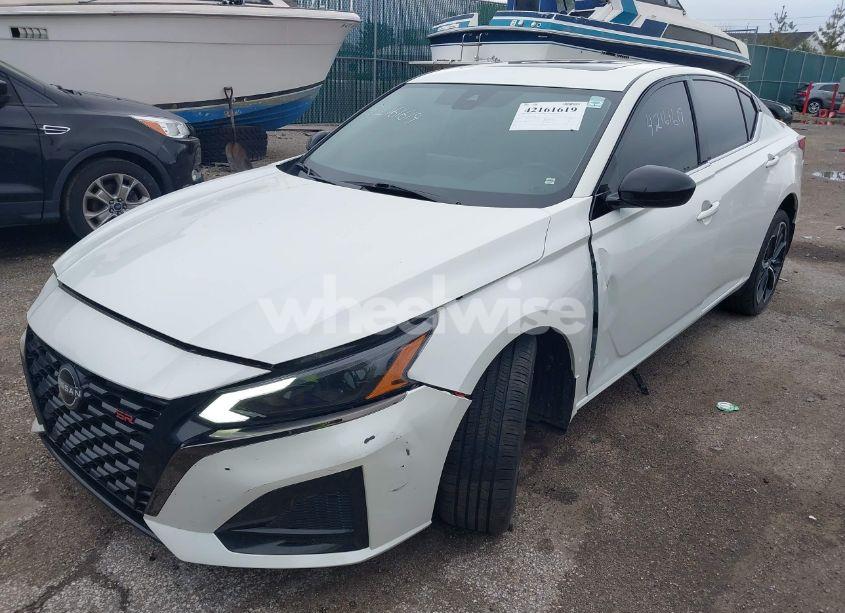 Photo 2 of 2023 Nissan Altima SR INTELLIGENT AWD (VIN 1N4BL4CW8PN325120)