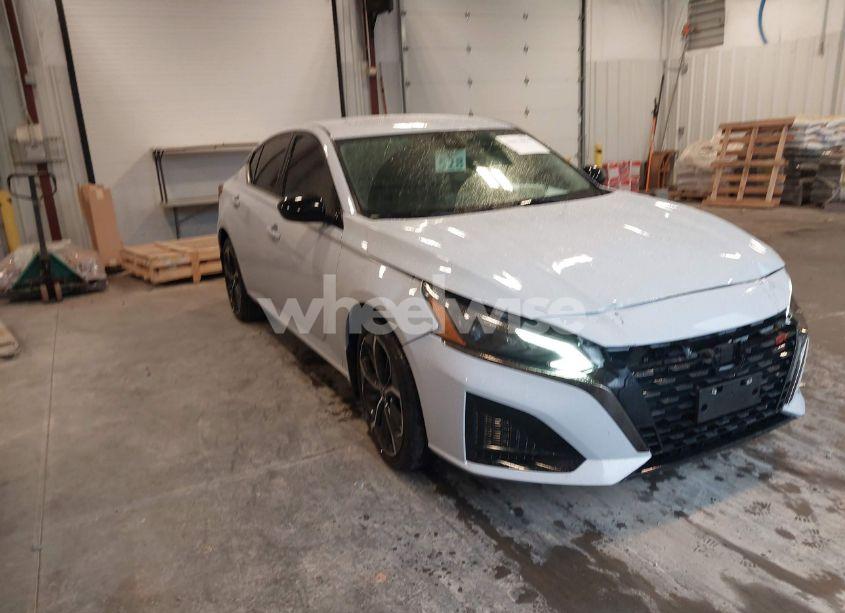 2023 Nissan Altima SR INTELLIGENT AWD (VIN 1N4BL4CW8PN358621) main photo